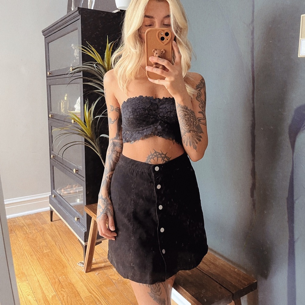 DIVIDED black suede skirt